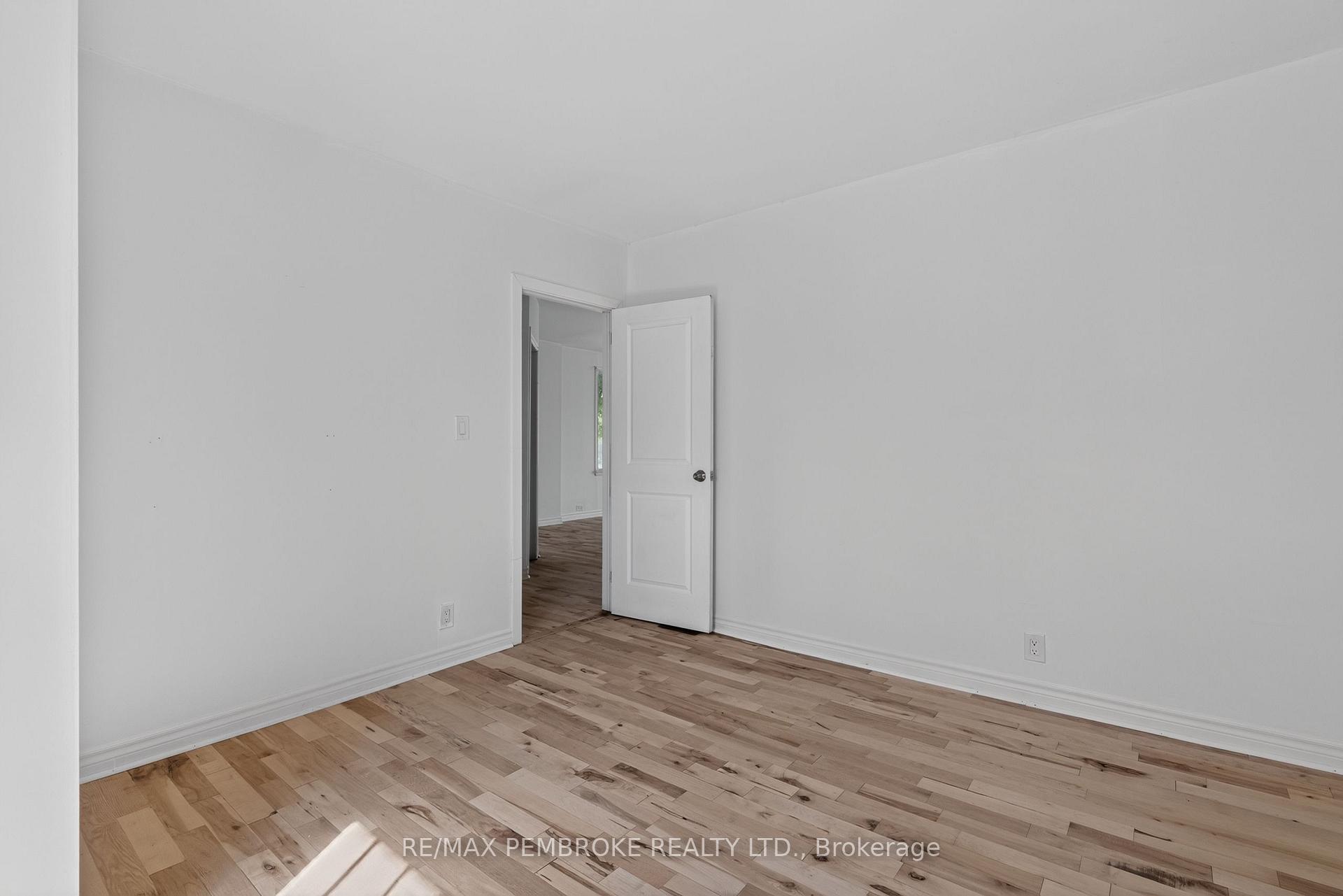 Photo 26 of 370 Carmody Street, Pembroke, Pembroke — HOMEH