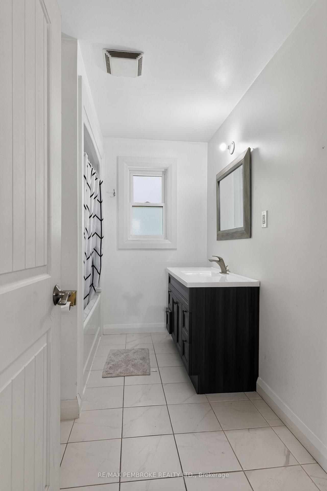 Photo 32 of 370 Carmody Street, Pembroke, Pembroke — HOMEH