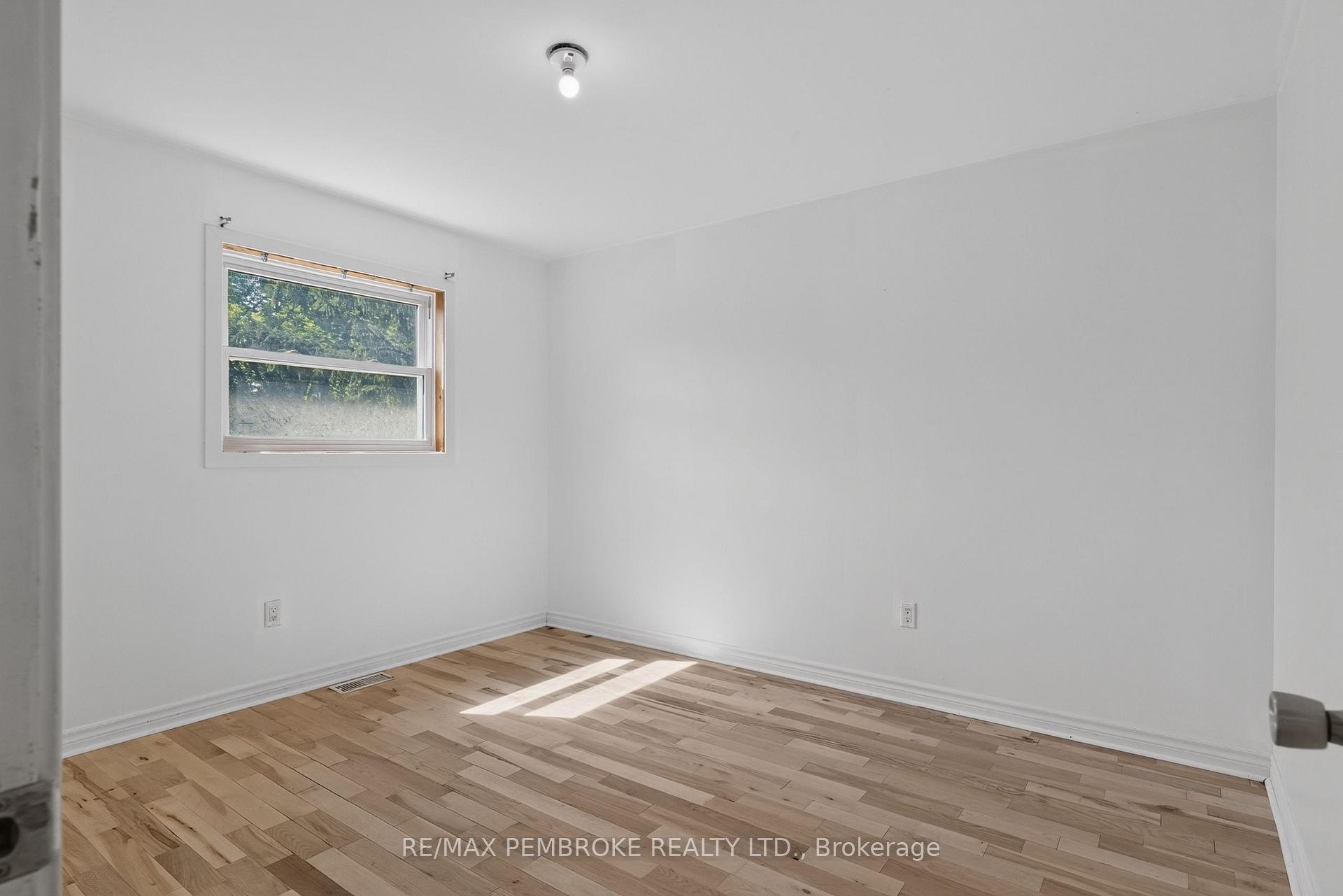Photo 35 of 370 Carmody Street, Pembroke, Pembroke — HOMEH