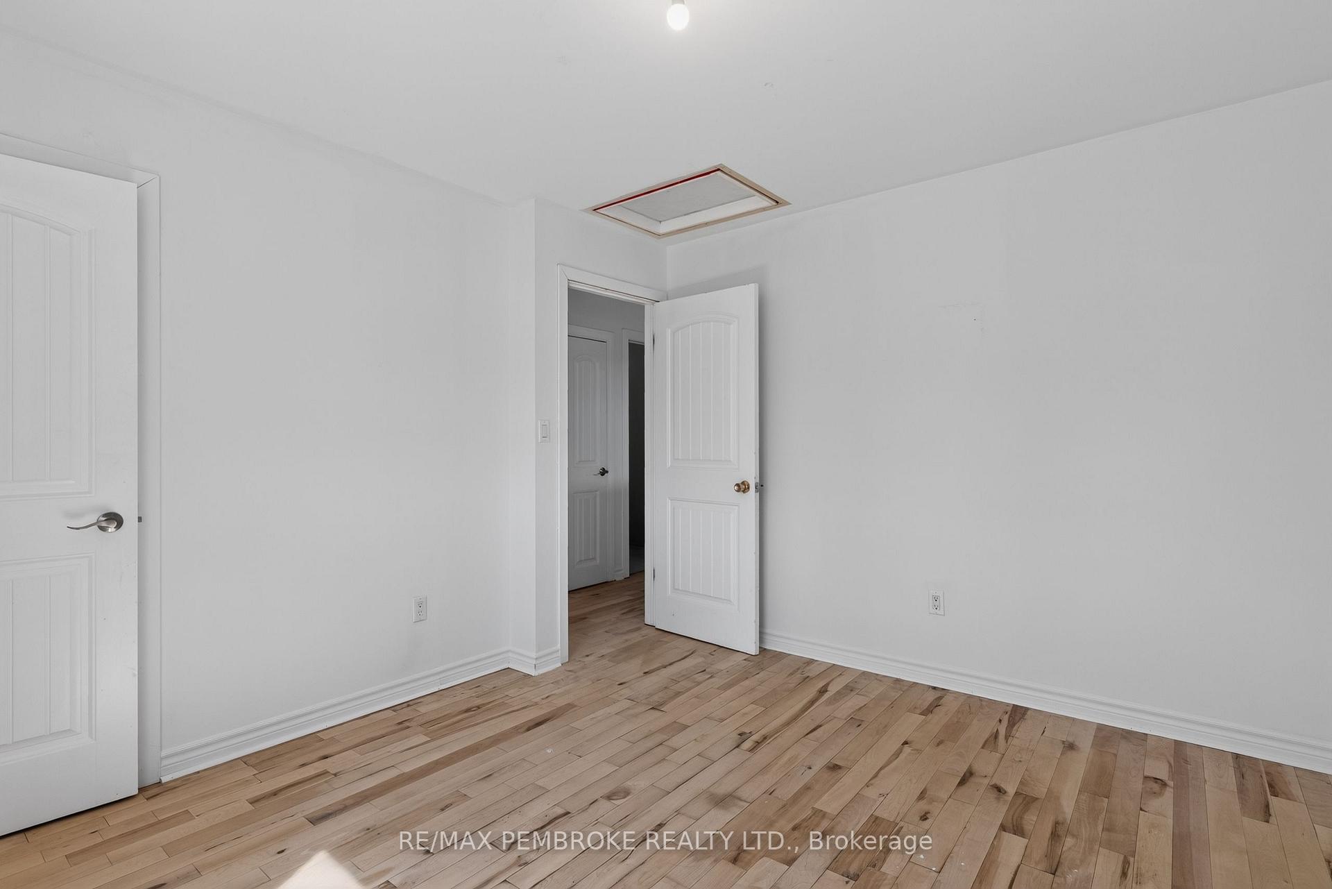 Photo 38 of 370 Carmody Street, Pembroke, Pembroke — HOMEH