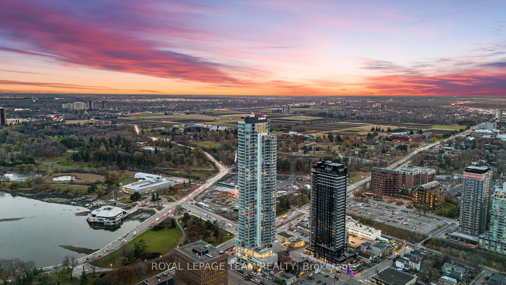 Front of Unit 906, 805 Carling Avenue