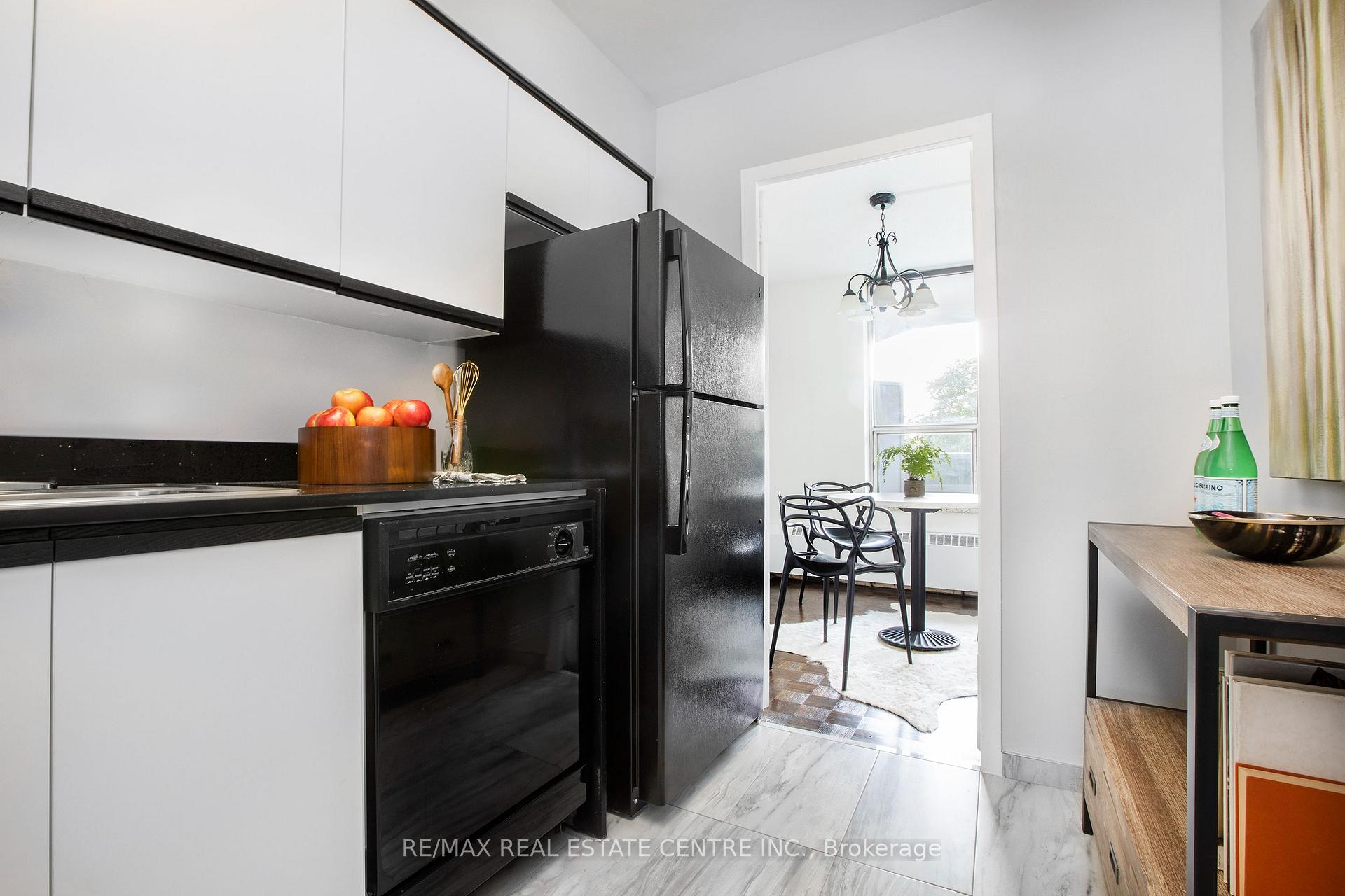 Photo 11 of Unit 2201, 100 Graydon Hall Drive, North York, Parkwoods-Donalda — HOMEH