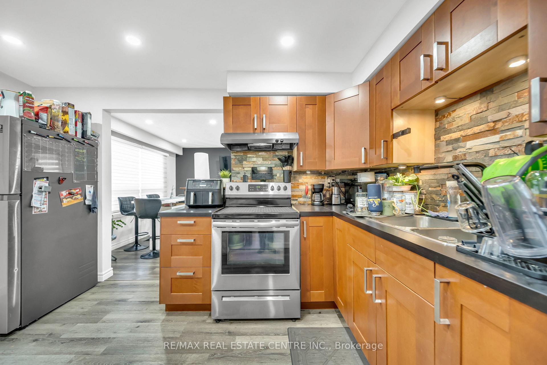 Photo 9 of 191 Margaret Avenue, Hamilton, Stoney Creek — HOMEH
