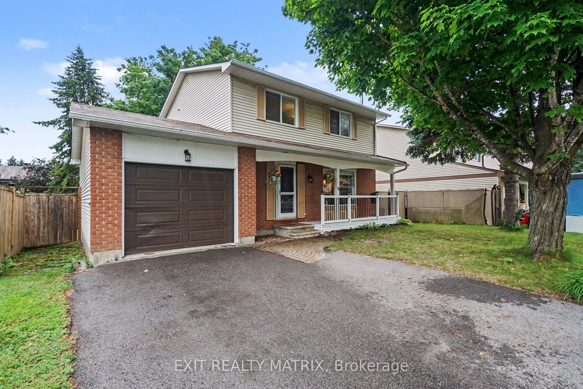 Photo 2 of 30 Bartley Crescent, Ottawa, Barrhaven - On the Green — HOMEH
