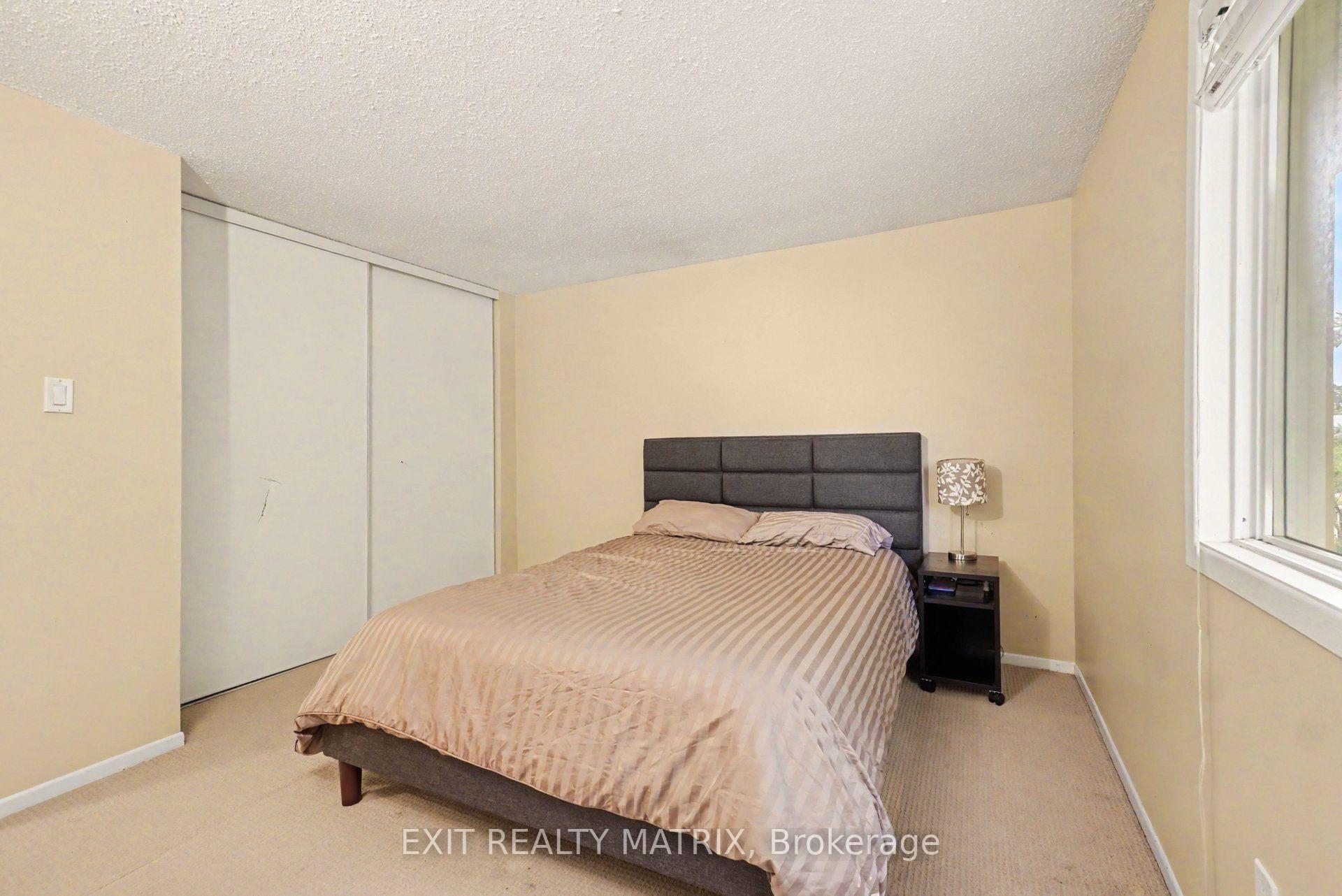 Photo 19 of 30 Bartley Crescent, Ottawa, Barrhaven - On the Green — HOMEH