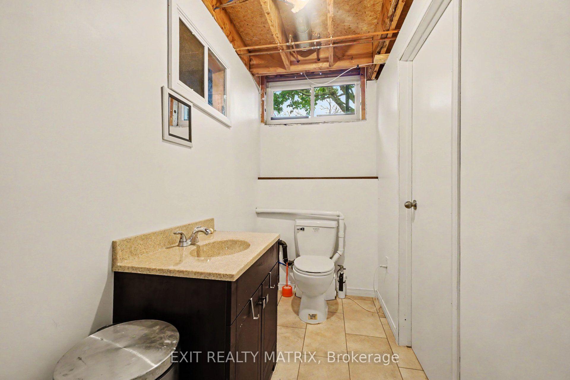 Photo 33 of 30 Bartley Crescent, Ottawa, Barrhaven - On the Green — HOMEH