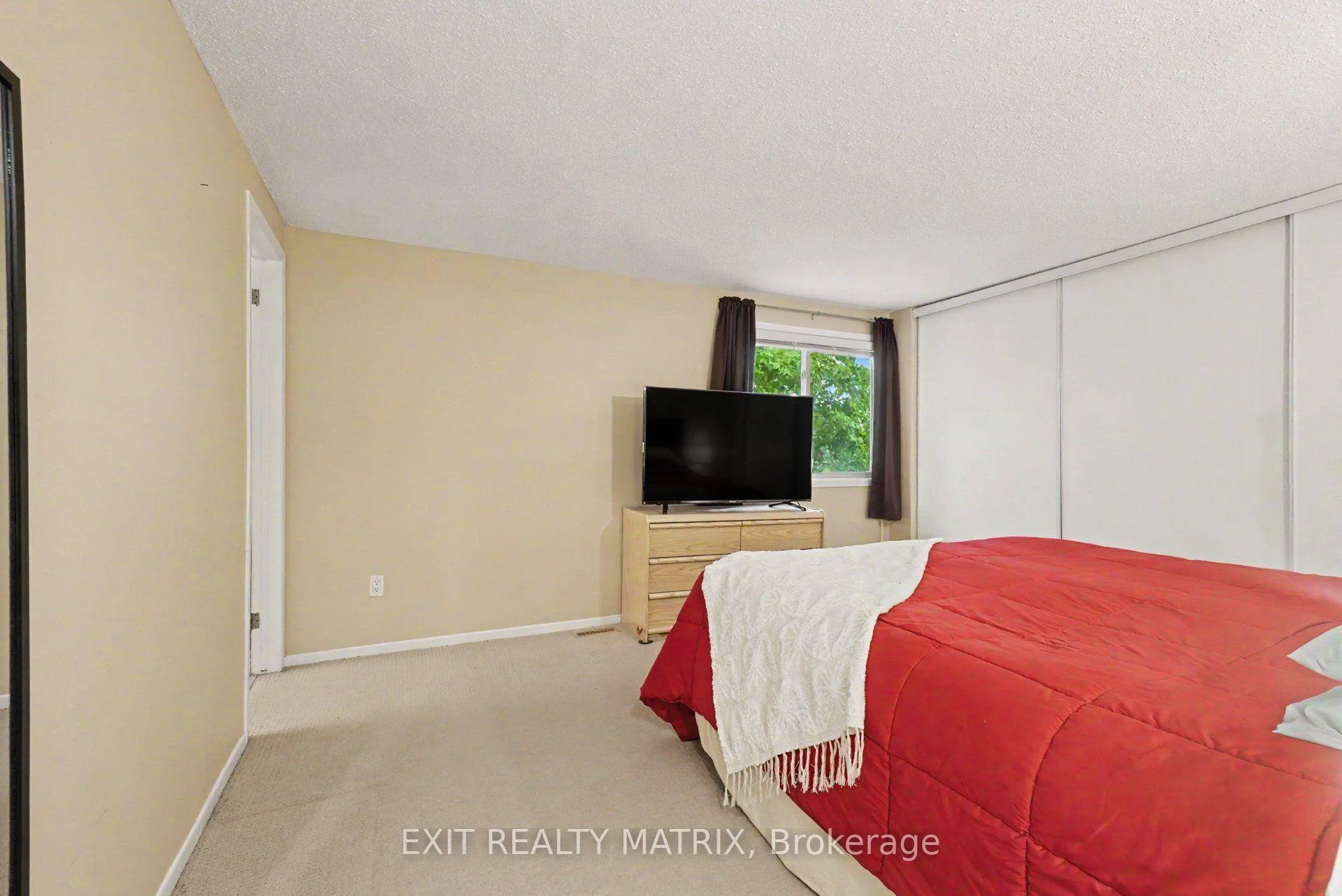 Photo 24 of 30 Bartley Crescent, Ottawa, Barrhaven - On the Green — HOMEH