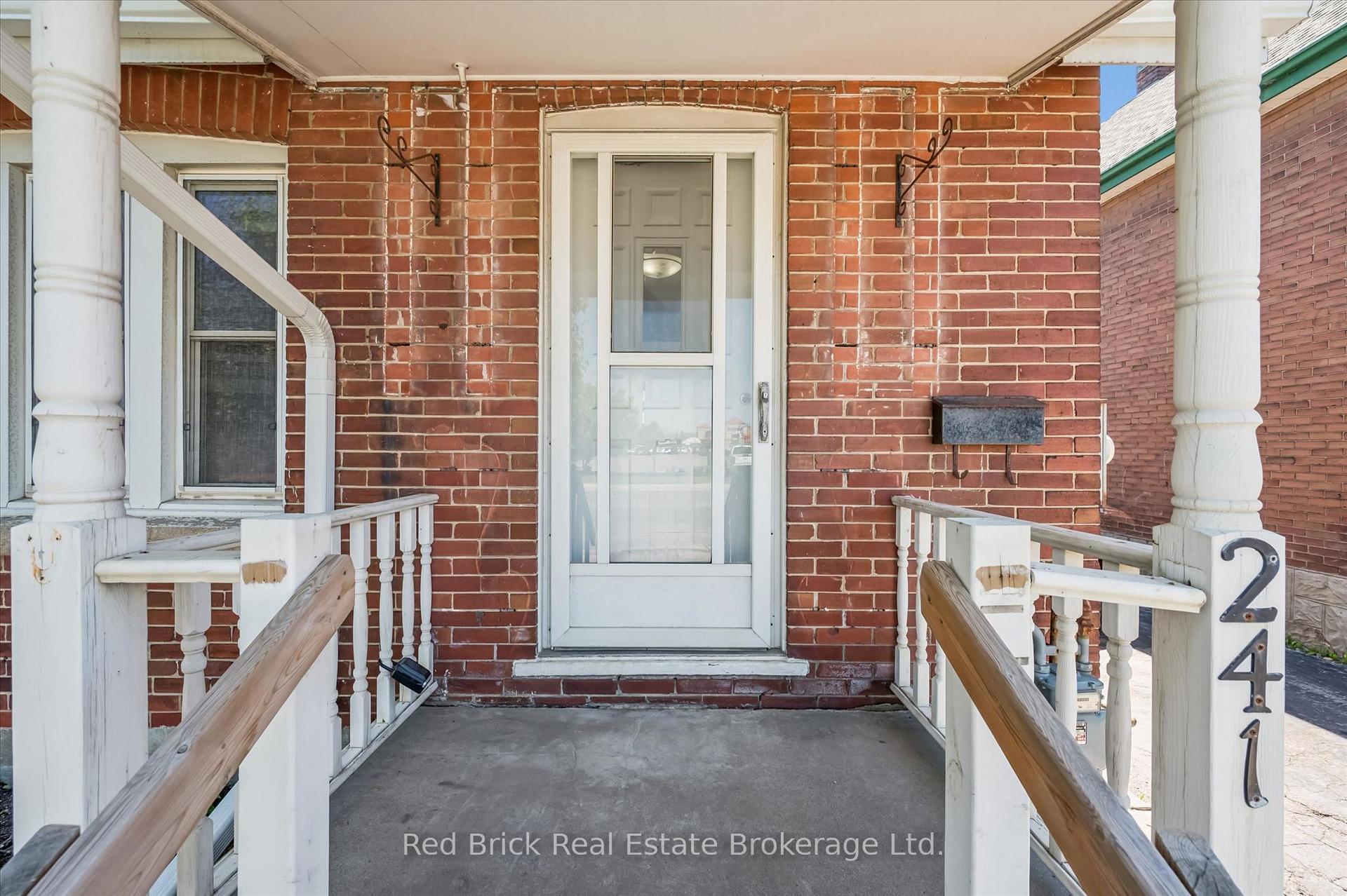 Photo 4 of 241 Victoria Road S, Guelph, St. Patrick's Ward — HOMEH