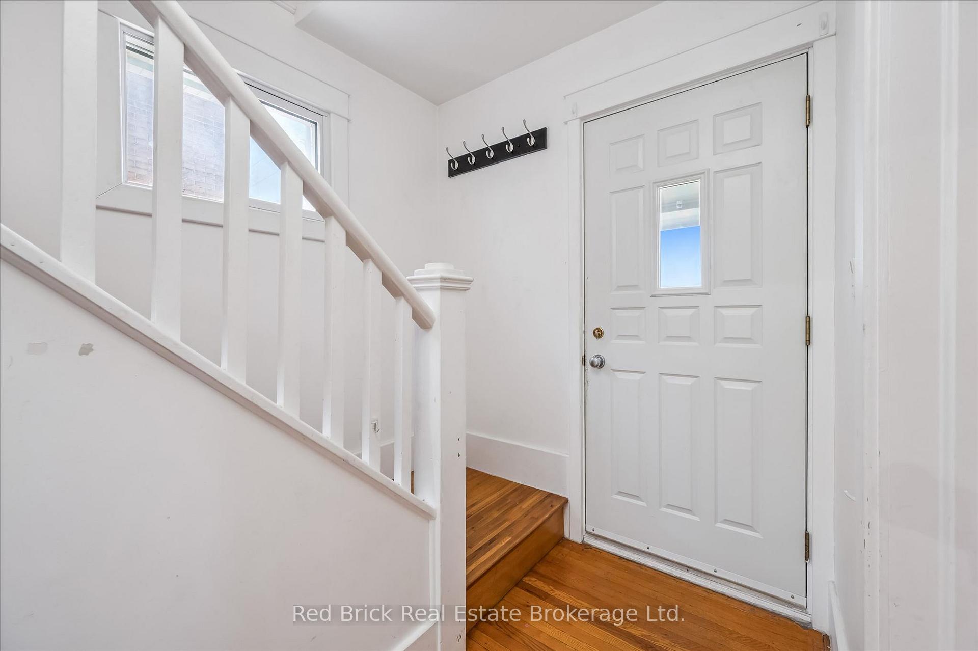 Photo 5 of 241 Victoria Road S, Guelph, St. Patrick's Ward — HOMEH