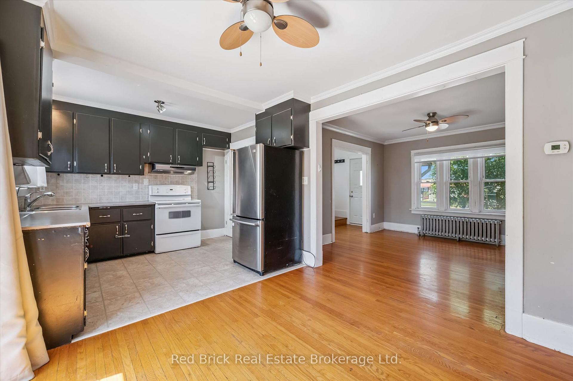 Photo 11 of 241 Victoria Road S, Guelph, St. Patrick's Ward — HOMEH
