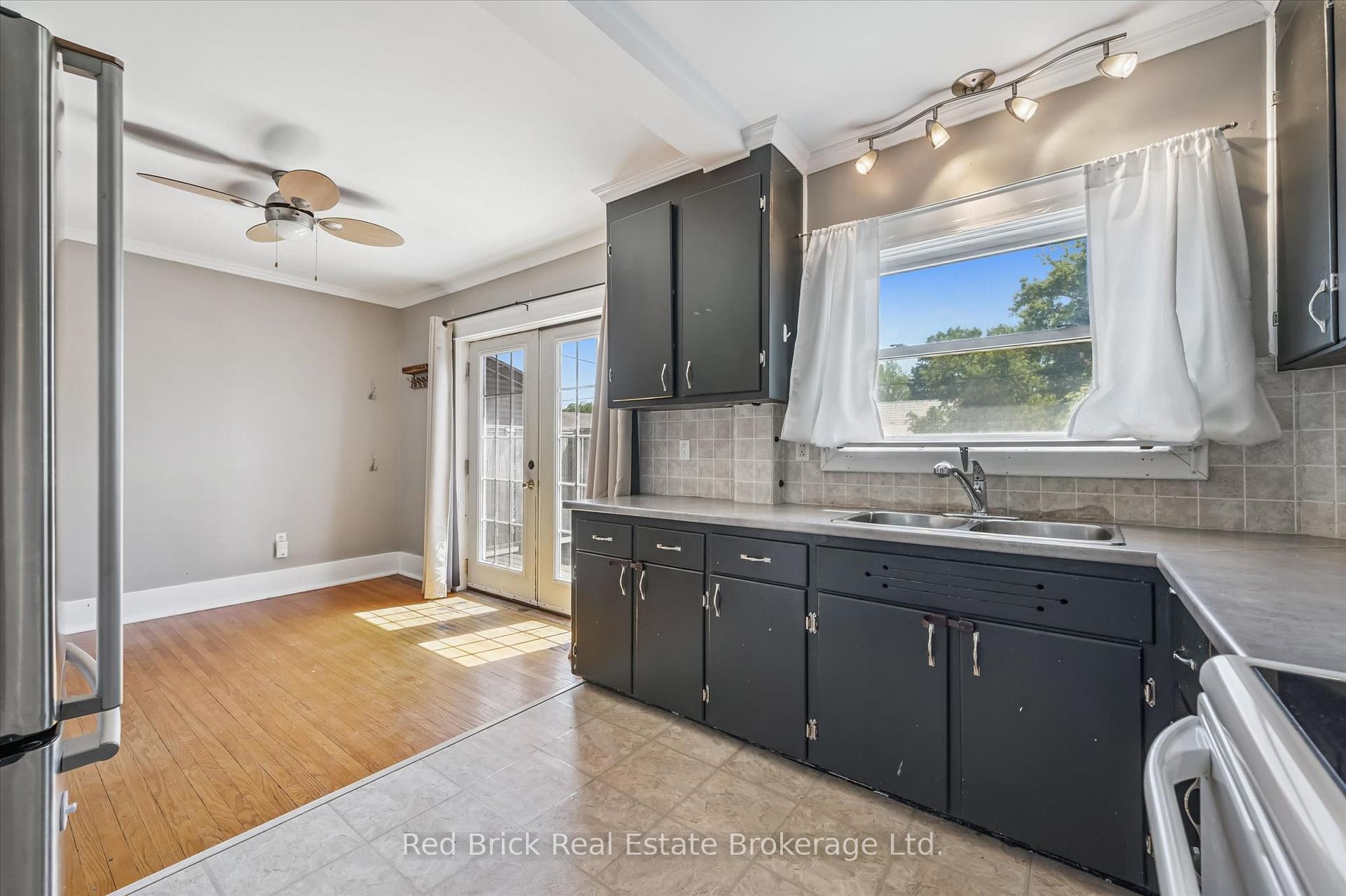 Photo 13 of 241 Victoria Road S, Guelph, St. Patrick's Ward — HOMEH