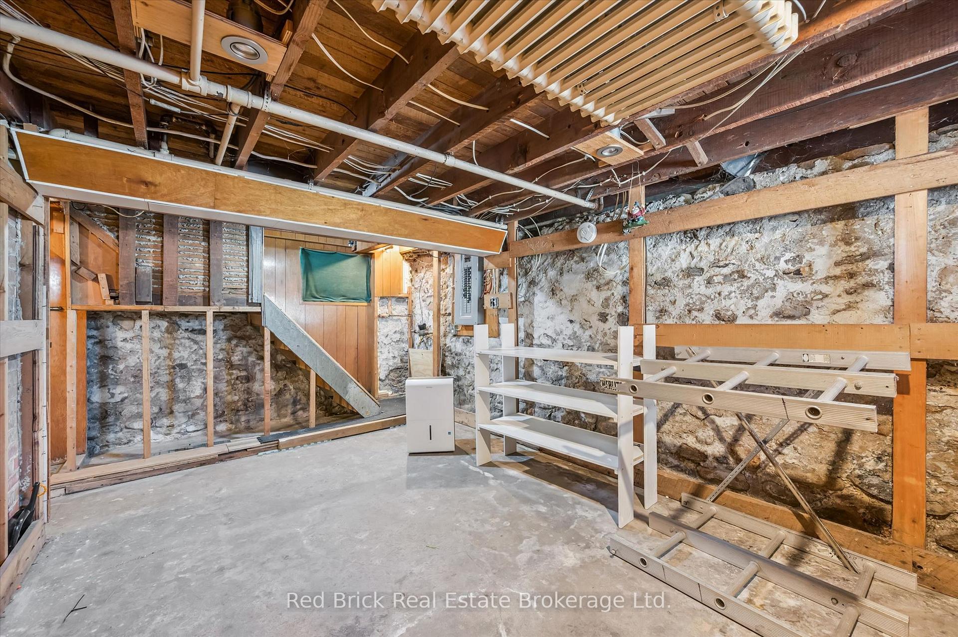 Photo 21 of 241 Victoria Road S, Guelph, St. Patrick's Ward — HOMEH