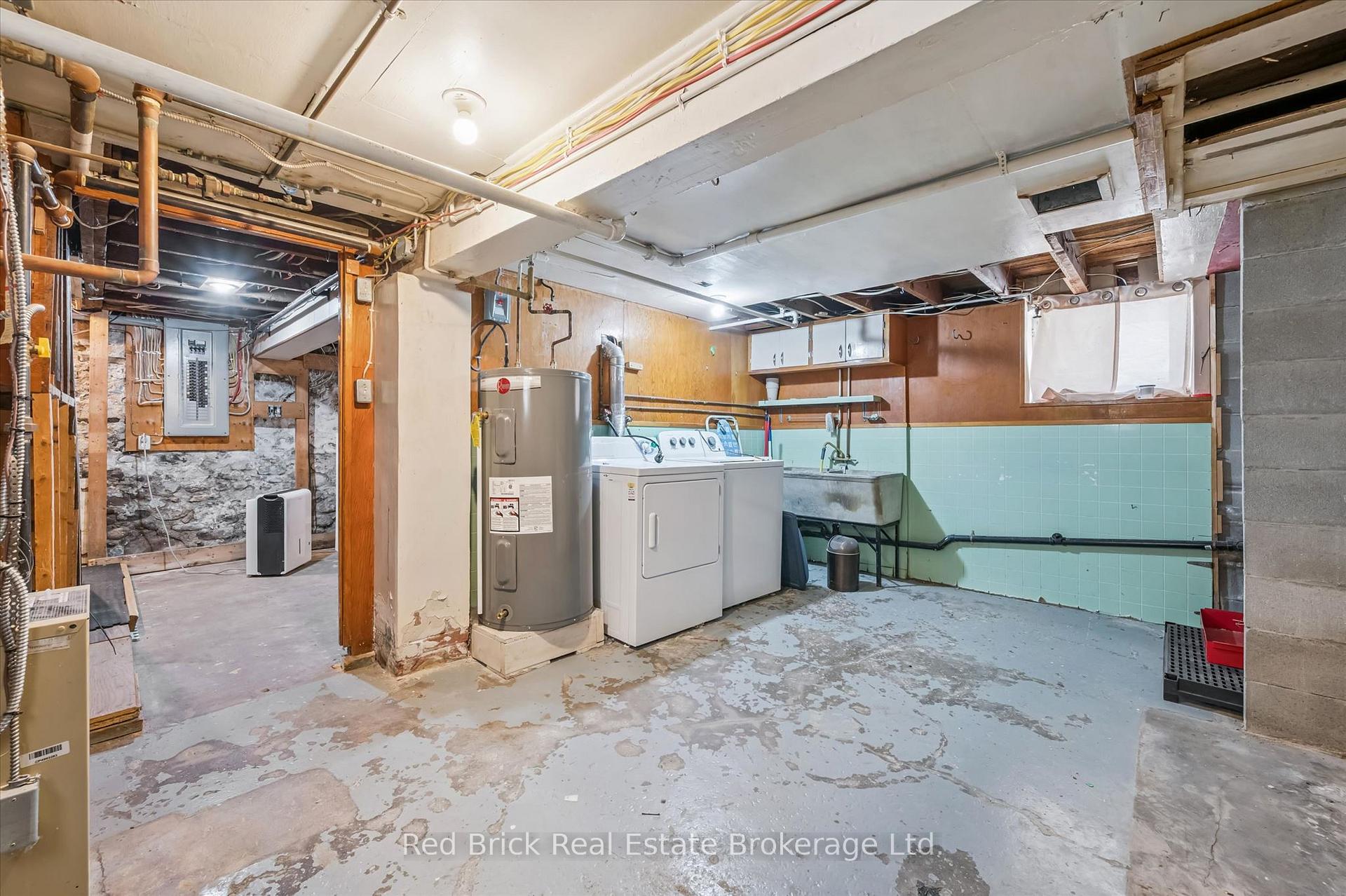 Photo 23 of 241 Victoria Road S, Guelph, St. Patrick's Ward — HOMEH