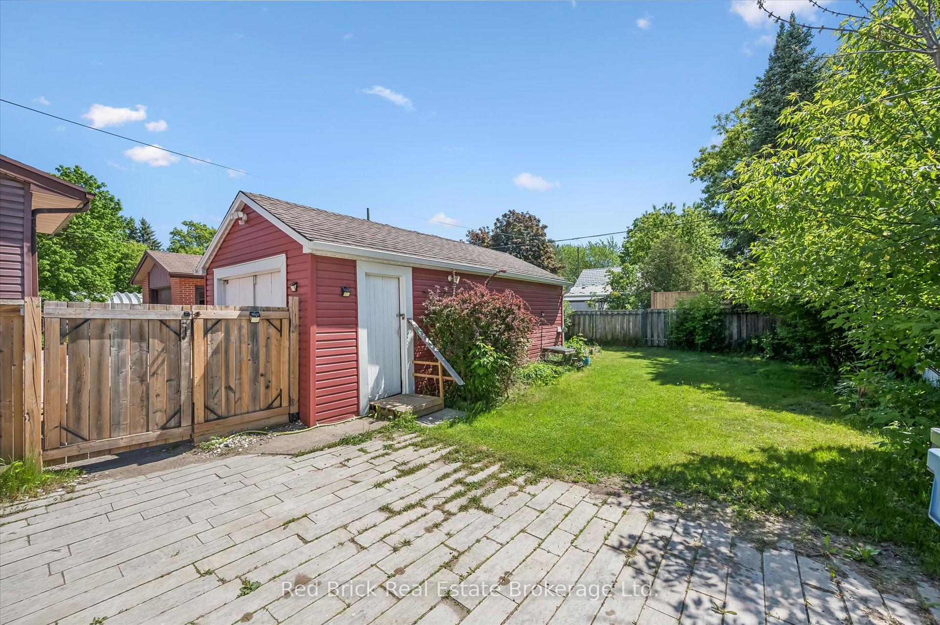 Photo 29 of 241 Victoria Road S, Guelph, St. Patrick's Ward — HOMEH
