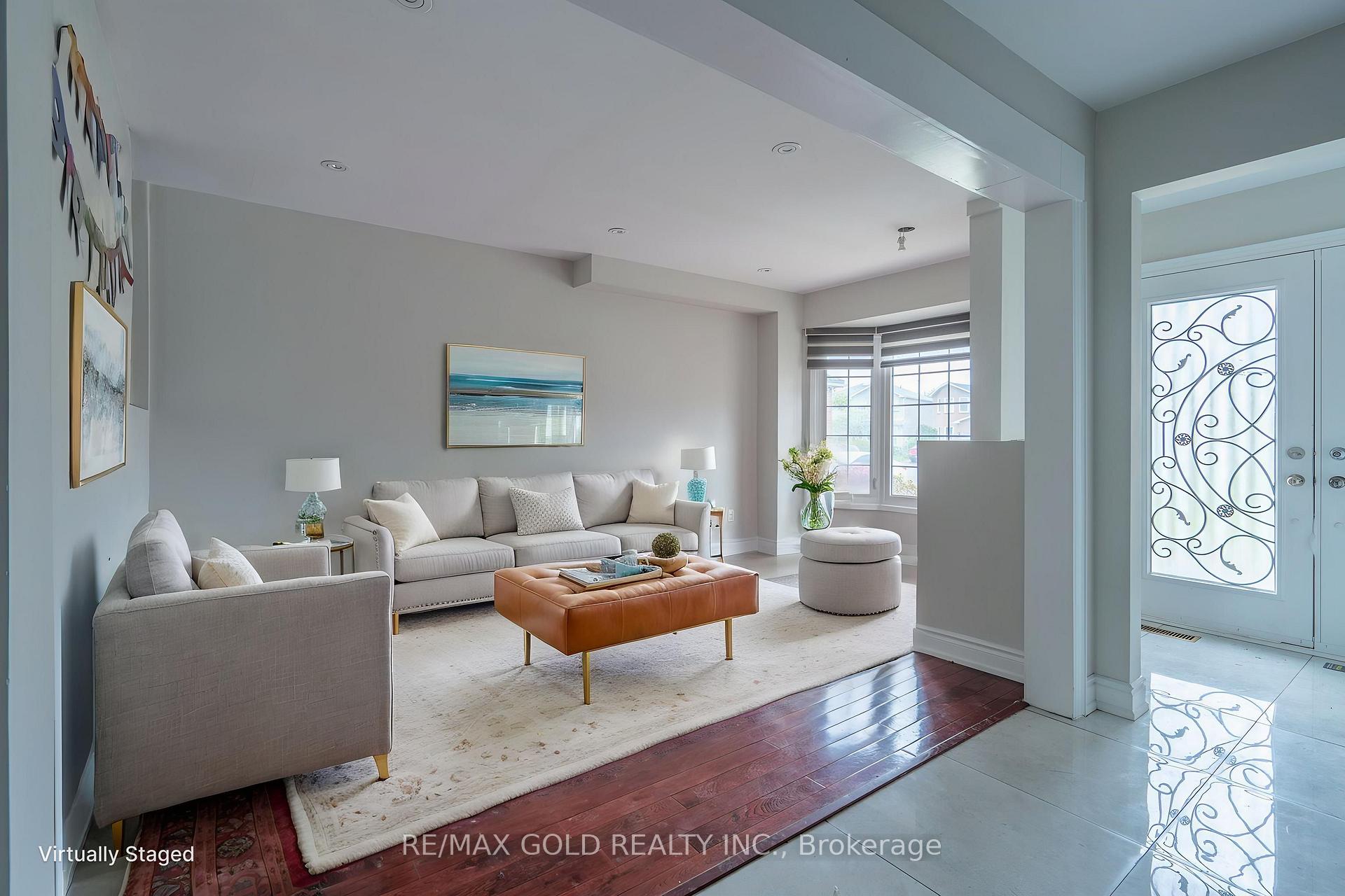 Photo 5 of 71 Ravenswood Drive, Brampton, Fletcher's Creek South — HOMEH
