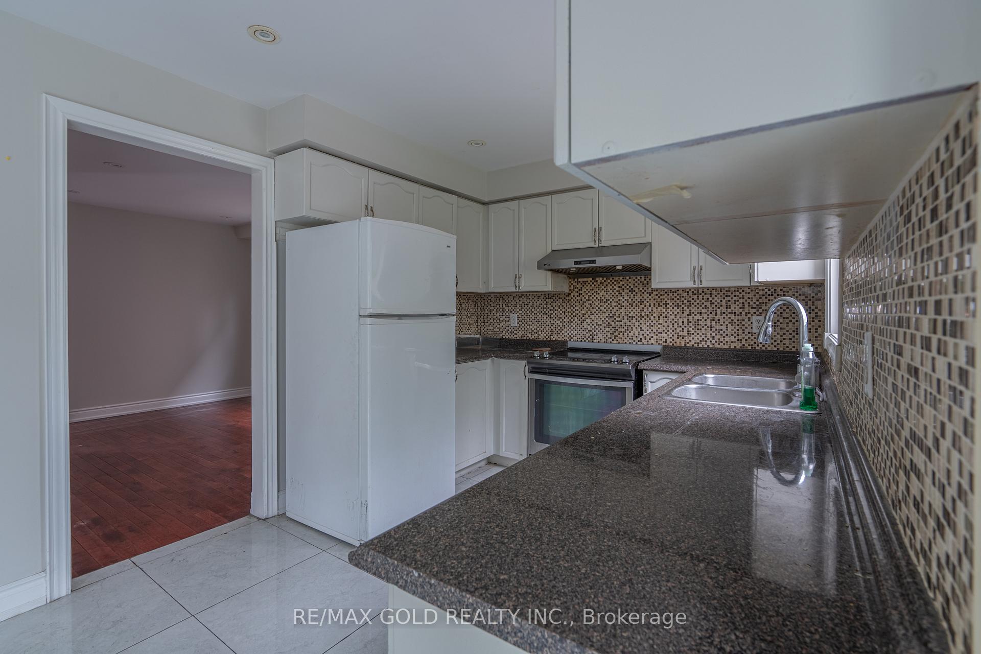 Photo 17 of 71 Ravenswood Drive, Brampton, Fletcher's Creek South — HOMEH