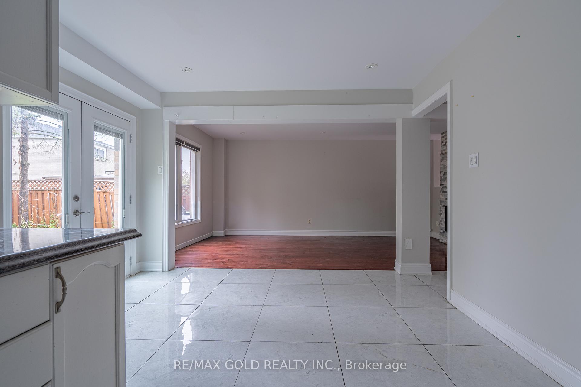 Photo 18 of 71 Ravenswood Drive, Brampton, Fletcher's Creek South — HOMEH
