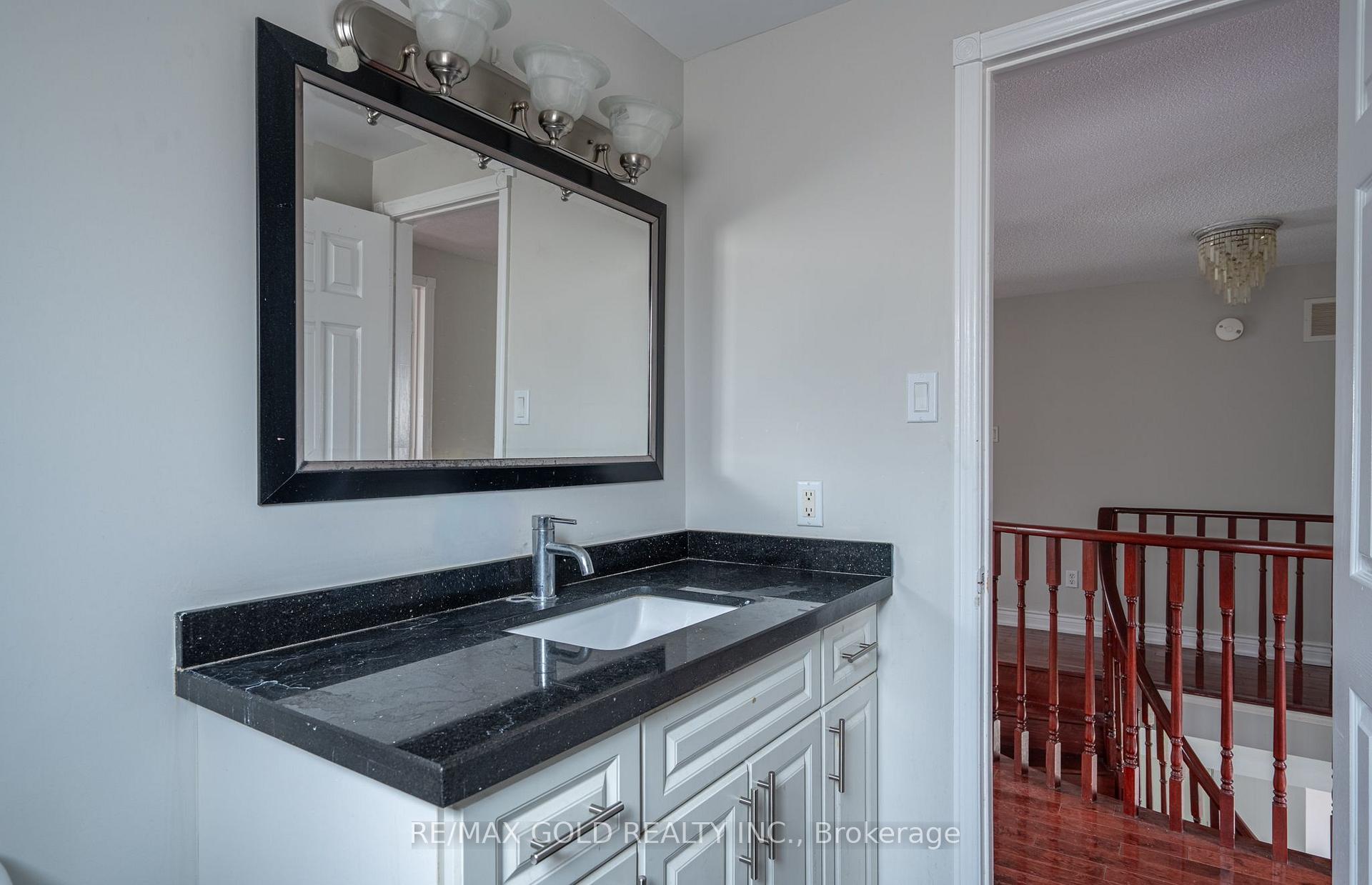 Photo 37 of 71 Ravenswood Drive, Brampton, Fletcher's Creek South — HOMEH
