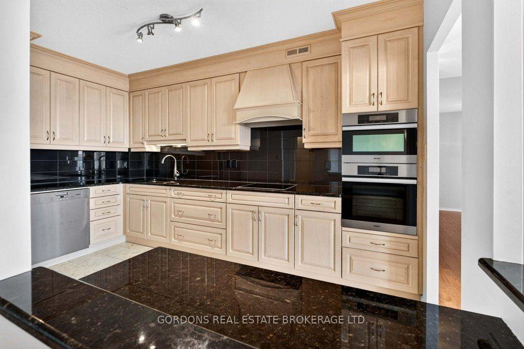 Photo 15 of Unit 1005, 1000 King Street W, Kingston, Central City West — HOMEH