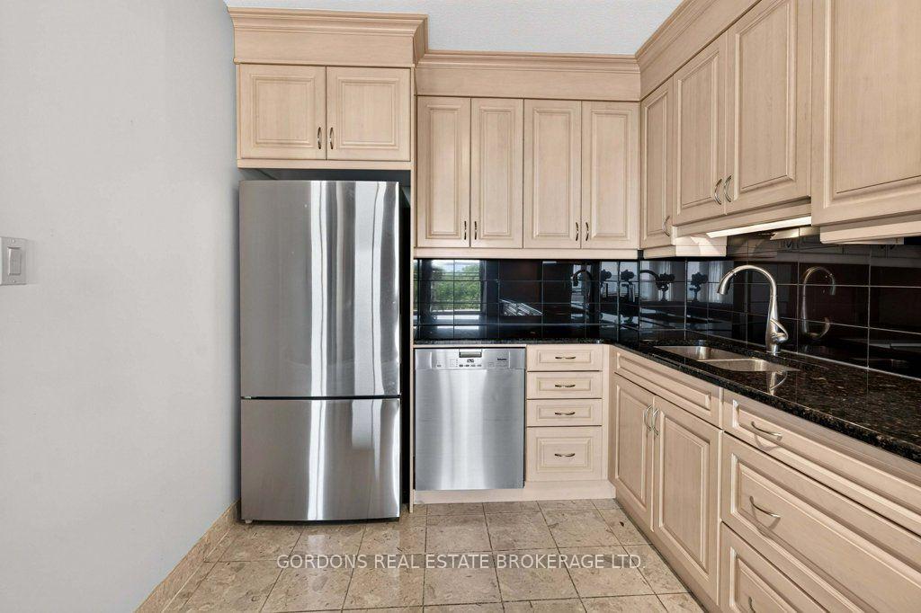 Photo 18 of Unit 1005, 1000 King Street W, Kingston, Central City West — HOMEH