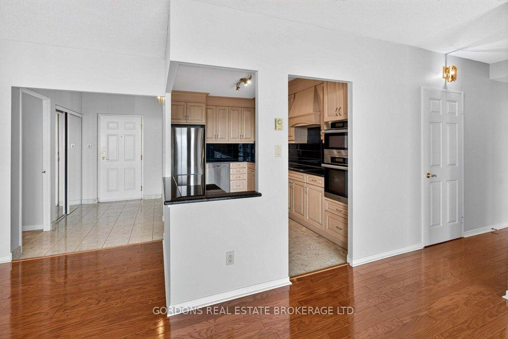 Photo 27 of Unit 1005, 1000 King Street W, Kingston, Central City West — HOMEH