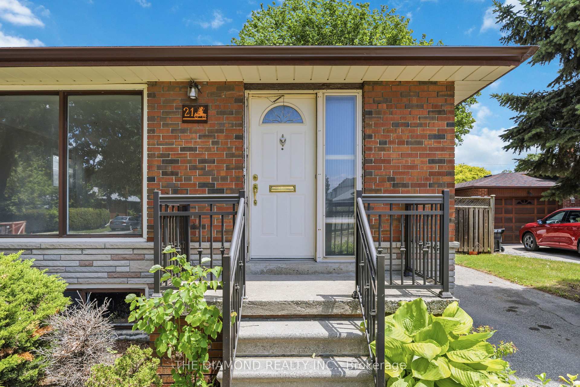 Photo 2 of 21 Jardine Place, Etobicoke, Willowridge-Martingrove-Richview — HOMEH