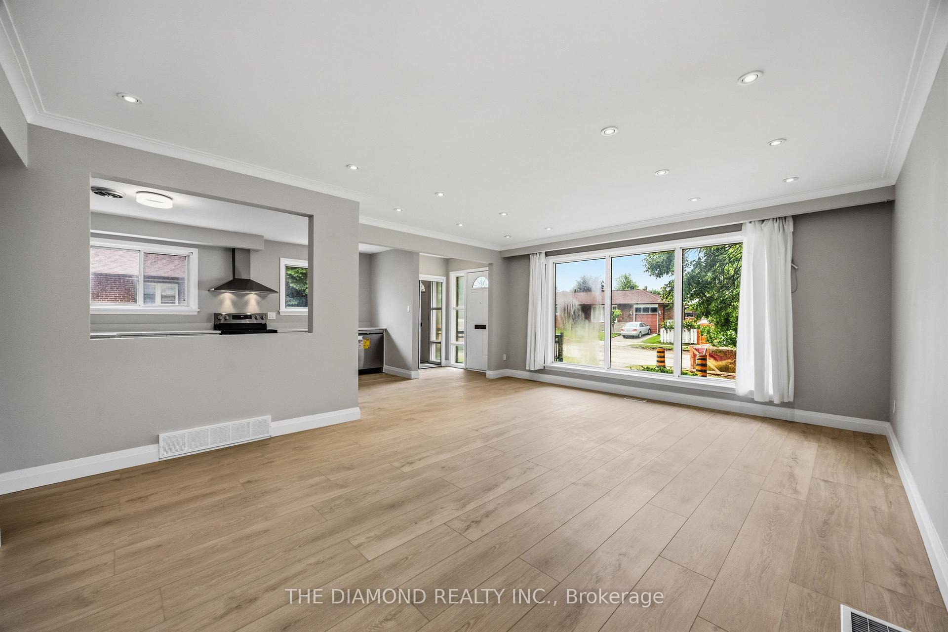 Photo 5 of 21 Jardine Place, Etobicoke, Willowridge-Martingrove-Richview — HOMEH