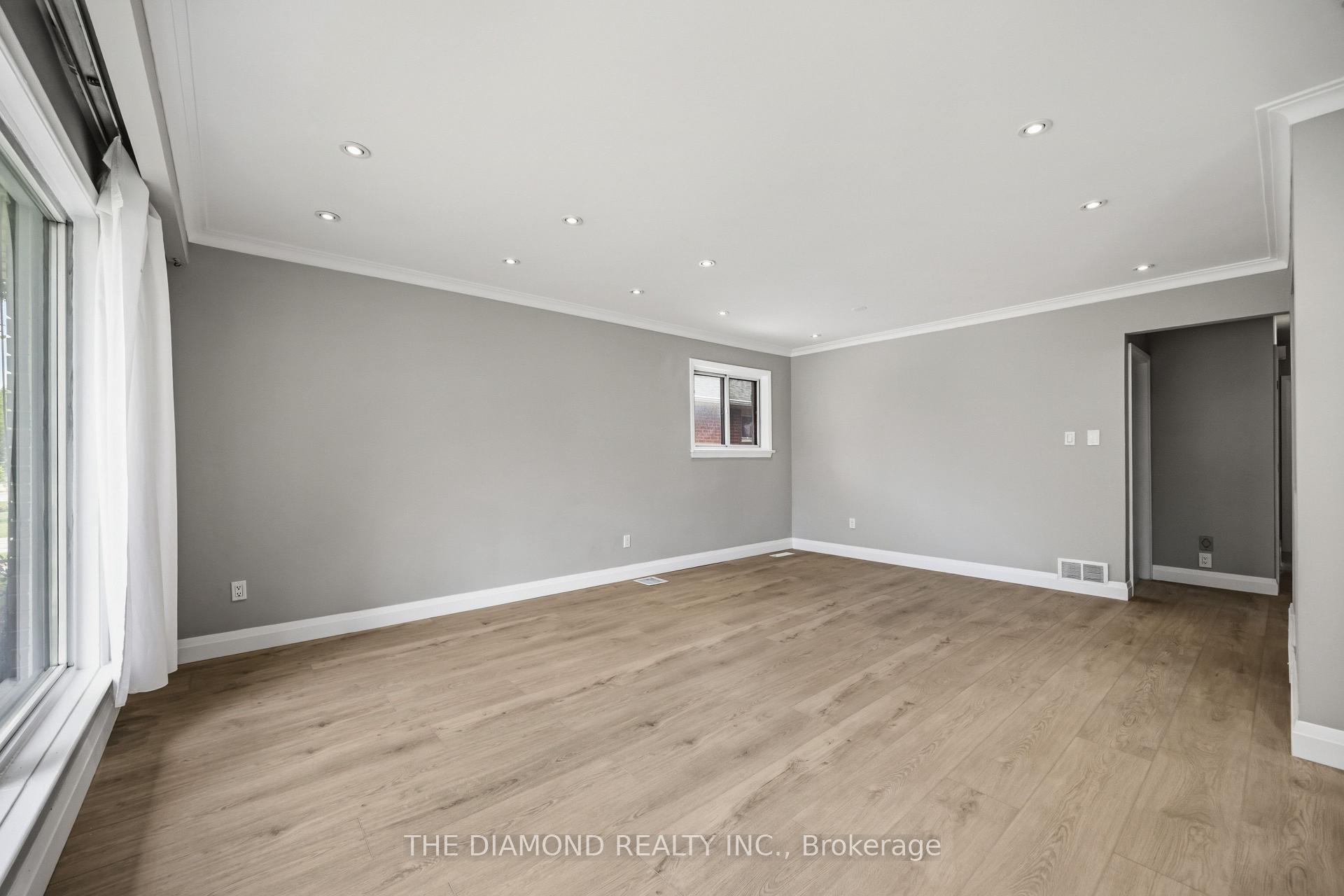 Photo 6 of 21 Jardine Place, Etobicoke, Willowridge-Martingrove-Richview — HOMEH