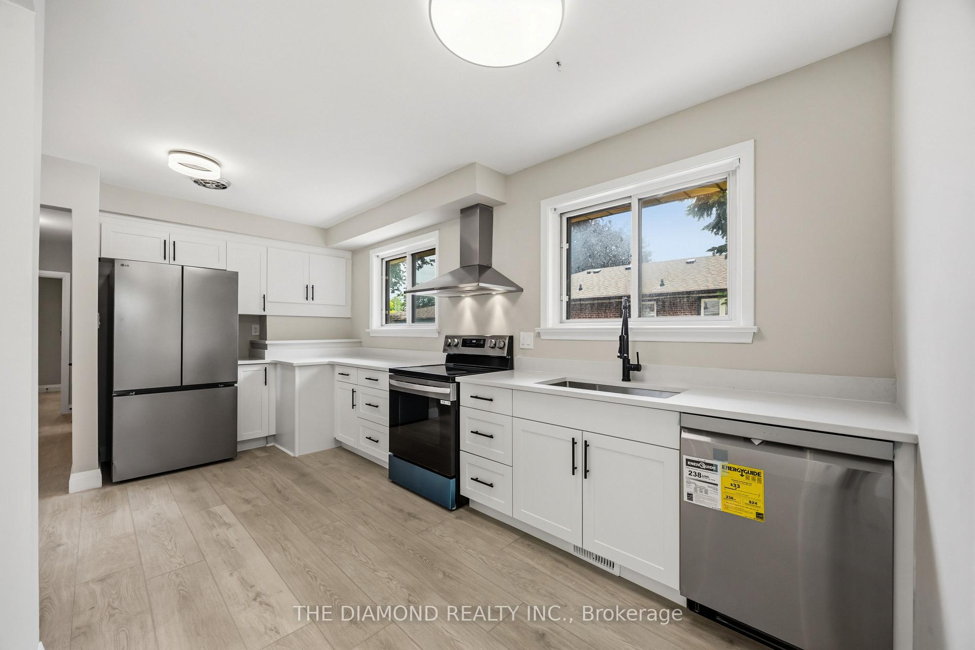 Photo 9 of 21 Jardine Place, Etobicoke, Willowridge-Martingrove-Richview — HOMEH
