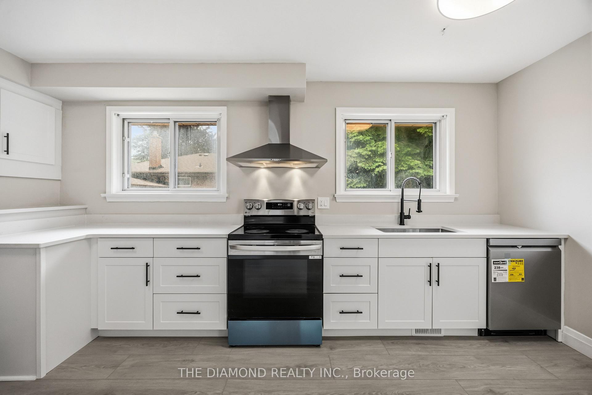 Photo 11 of 21 Jardine Place, Etobicoke, Willowridge-Martingrove-Richview — HOMEH