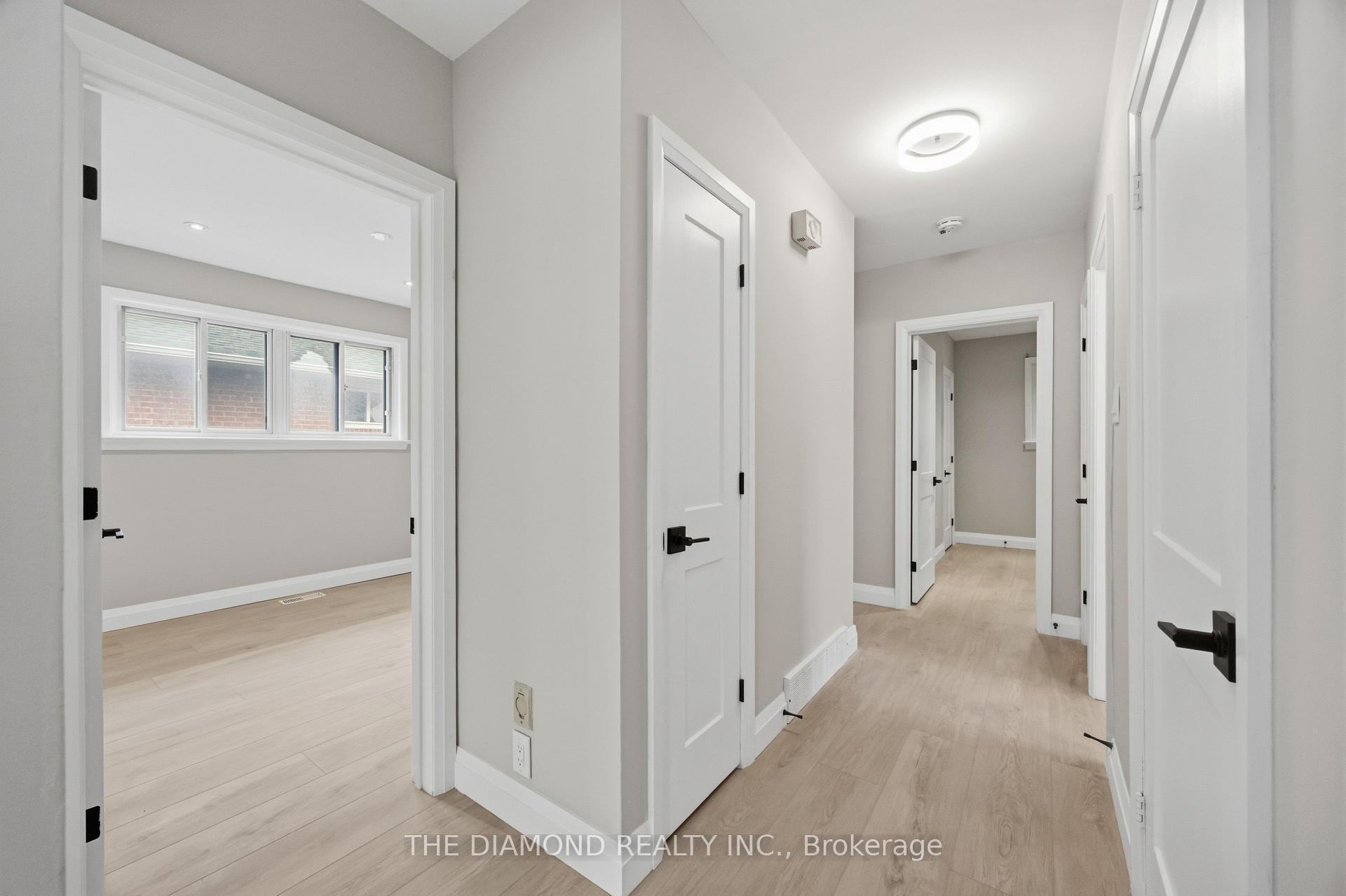Photo 12 of 21 Jardine Place, Etobicoke, Willowridge-Martingrove-Richview — HOMEH