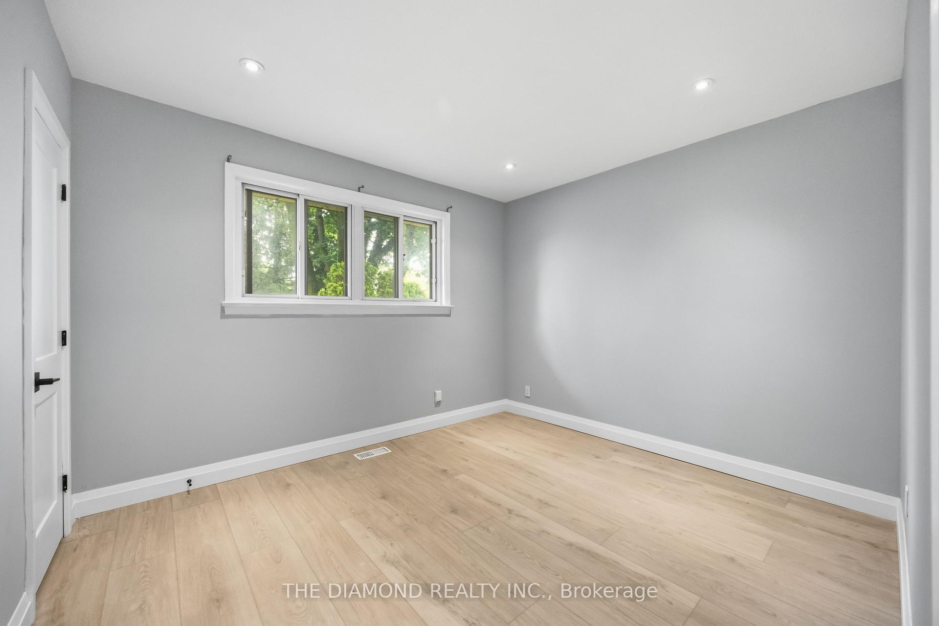 Photo 15 of 21 Jardine Place, Etobicoke, Willowridge-Martingrove-Richview — HOMEH