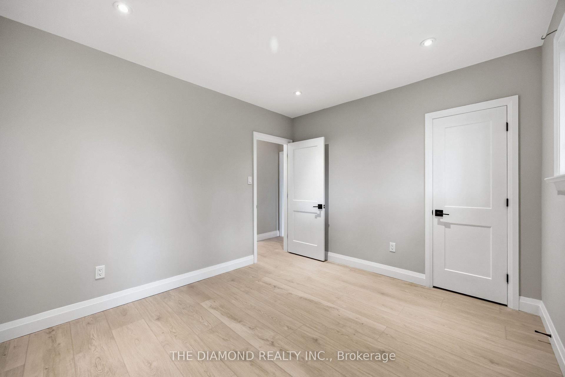 Photo 16 of 21 Jardine Place, Etobicoke, Willowridge-Martingrove-Richview — HOMEH
