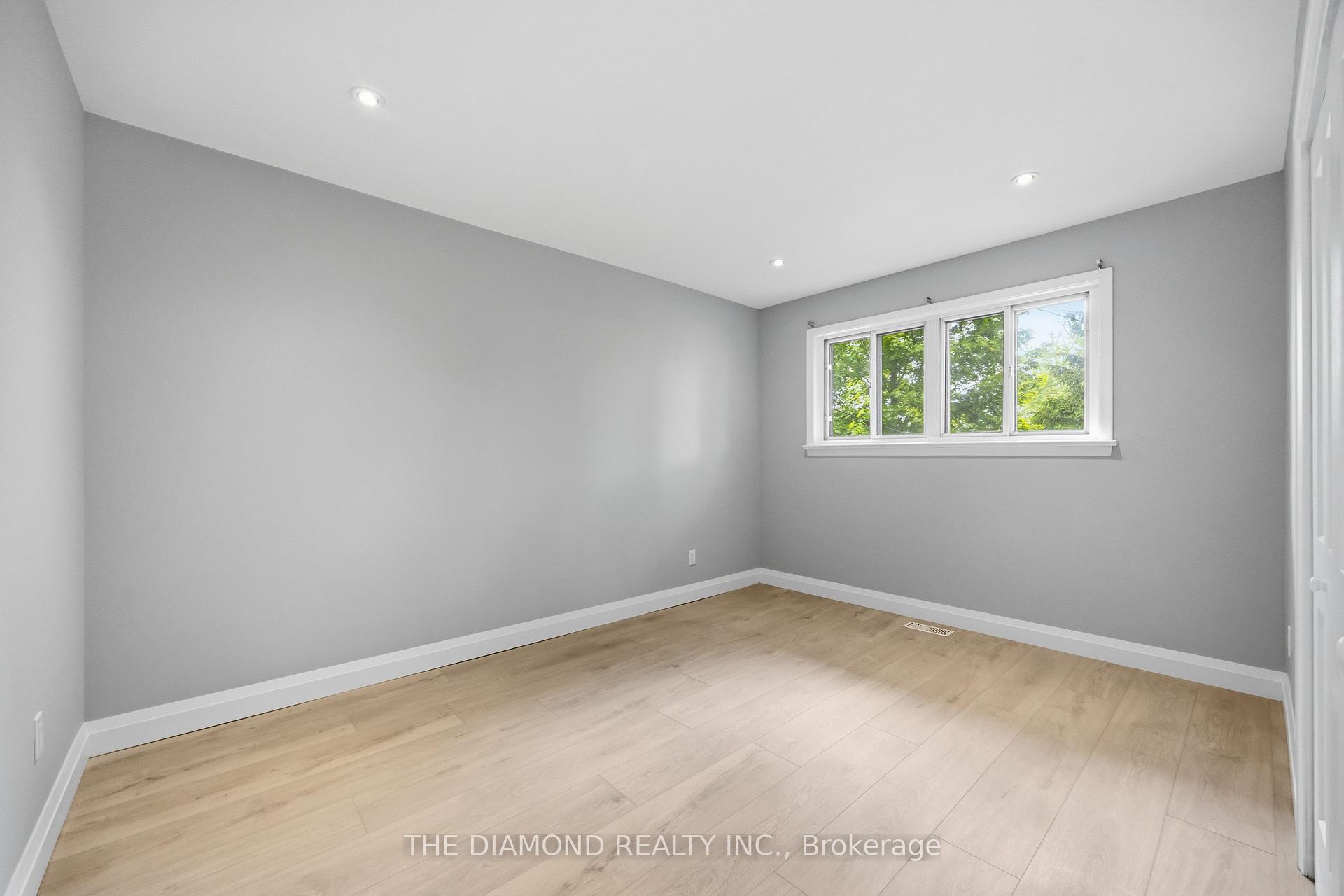 Photo 17 of 21 Jardine Place, Etobicoke, Willowridge-Martingrove-Richview — HOMEH