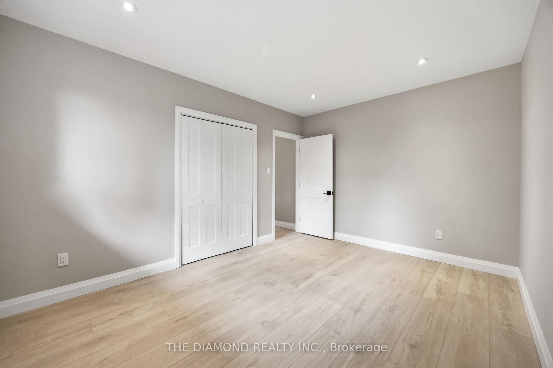 Photo 18 of 21 Jardine Place, Etobicoke, Willowridge-Martingrove-Richview — HOMEH