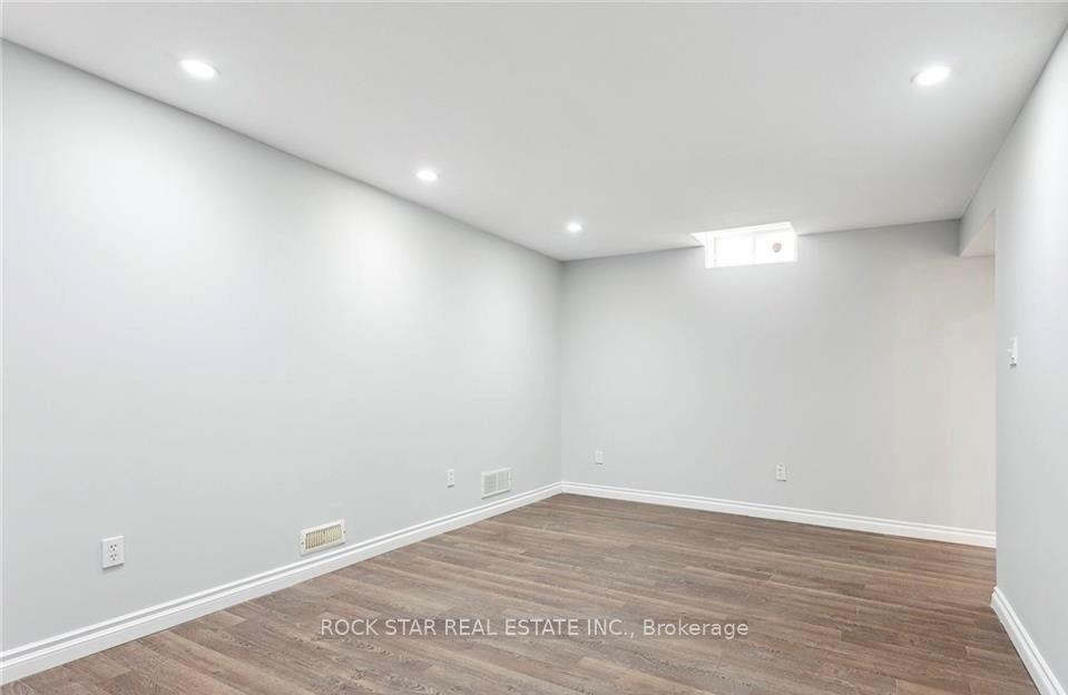 Photo 3 of 159 Henhoeffer Crescent, Kitchener, Larentian West — HOMEH