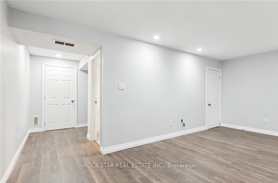 Photo 5 of 159 Henhoeffer Crescent, Kitchener, Larentian West — HOMEH