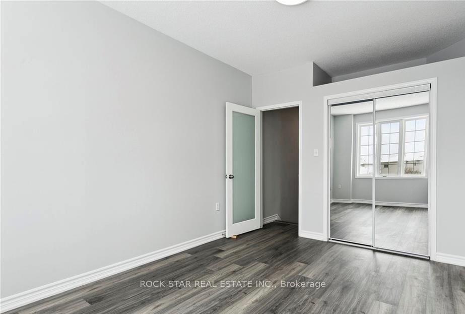 Photo 16 of 159 Henhoeffer Crescent, Kitchener, Larentian West — HOMEH