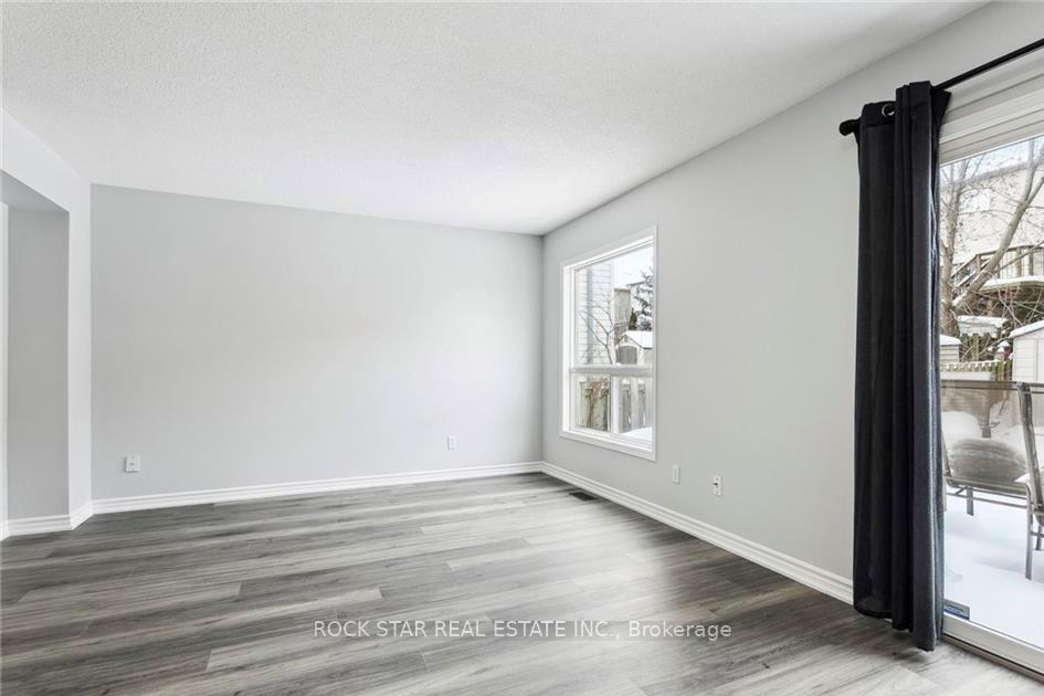 Photo 20 of 159 Henhoeffer Crescent, Kitchener, Larentian West — HOMEH