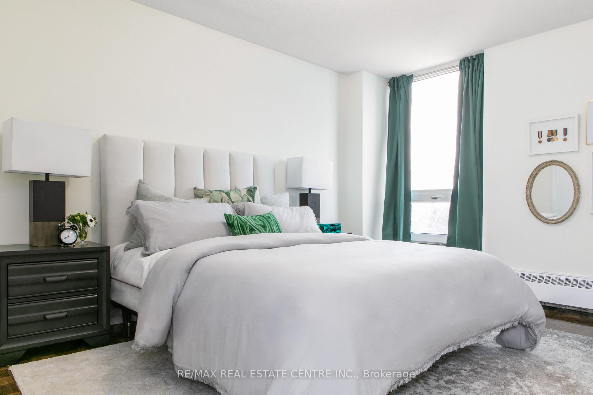 Photo 16 of Unit 2410, 100 Graydon Hall Drive, North York, Parkwoods-Donalda — HOMEH