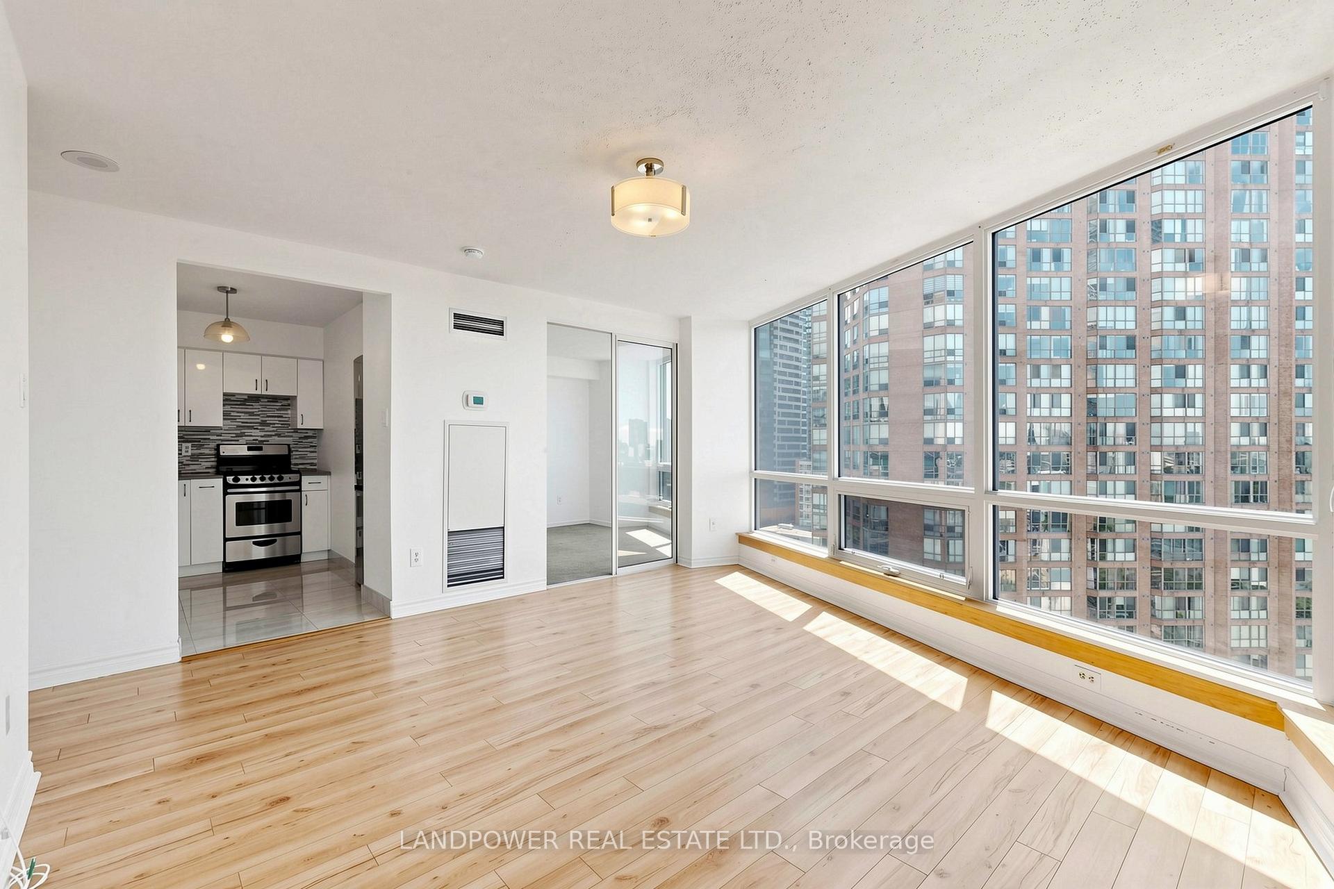 Photo 3 of Unit 1710, 1055 Bay Street, Toronto, Bay Street Corridor — HOMEH