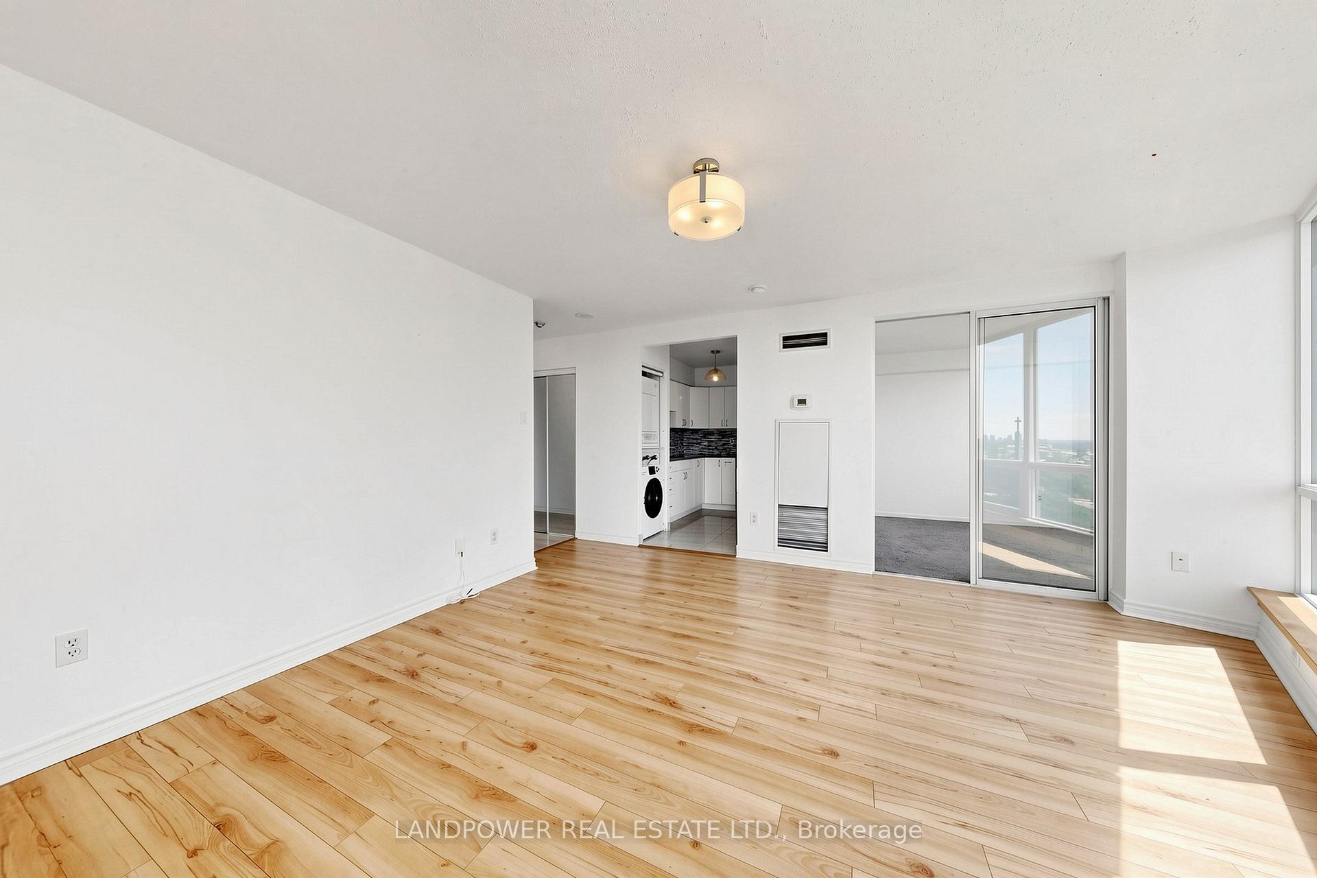 Photo 4 of Unit 1710, 1055 Bay Street, Toronto, Bay Street Corridor — HOMEH