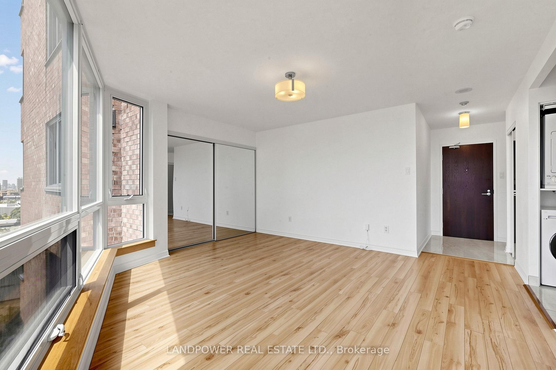 Photo 5 of Unit 1710, 1055 Bay Street, Toronto, Bay Street Corridor — HOMEH