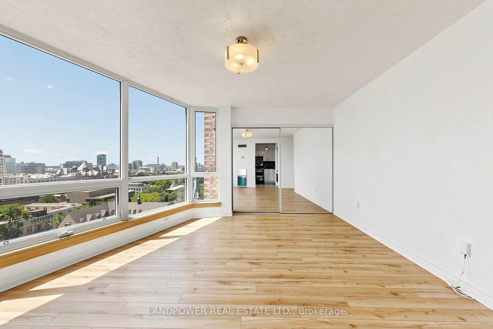 Photo 6 of Unit 1710, 1055 Bay Street, Toronto, Bay Street Corridor — HOMEH