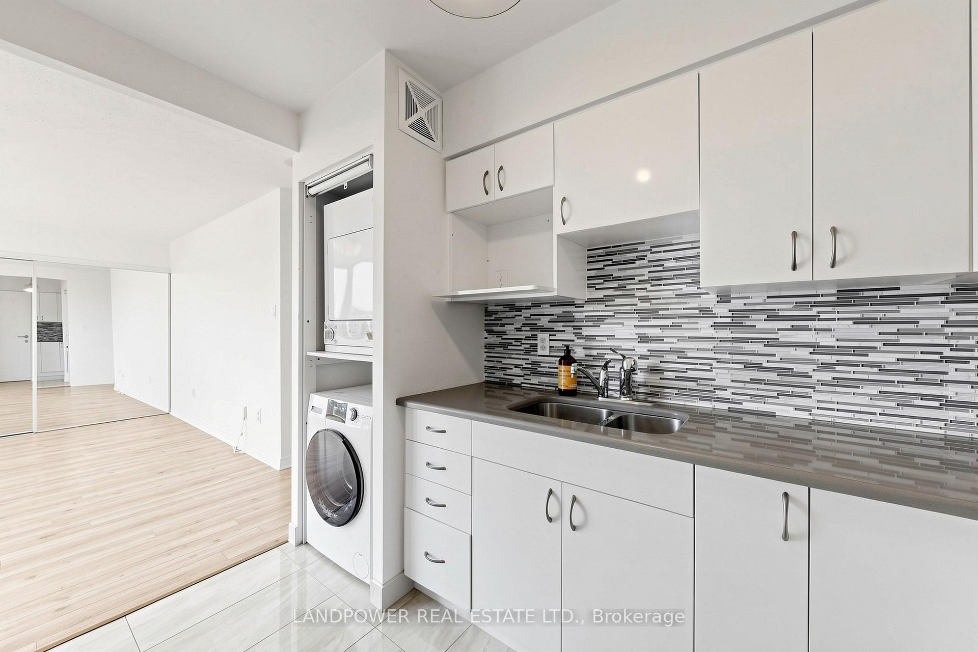 Photo 9 of Unit 1710, 1055 Bay Street, Toronto, Bay Street Corridor — HOMEH