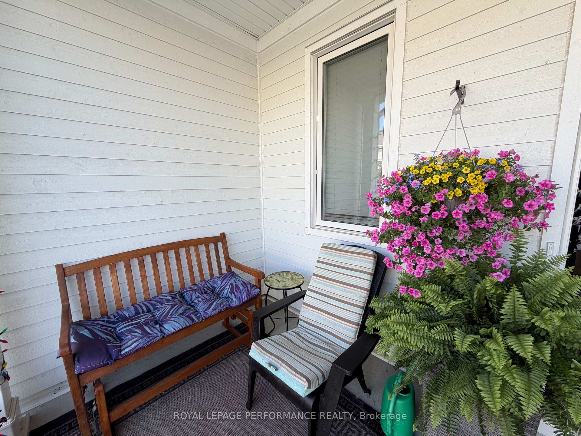 Photo 2 of 83 Latigo Ridge, Ottawa, Richmond — HOMEH