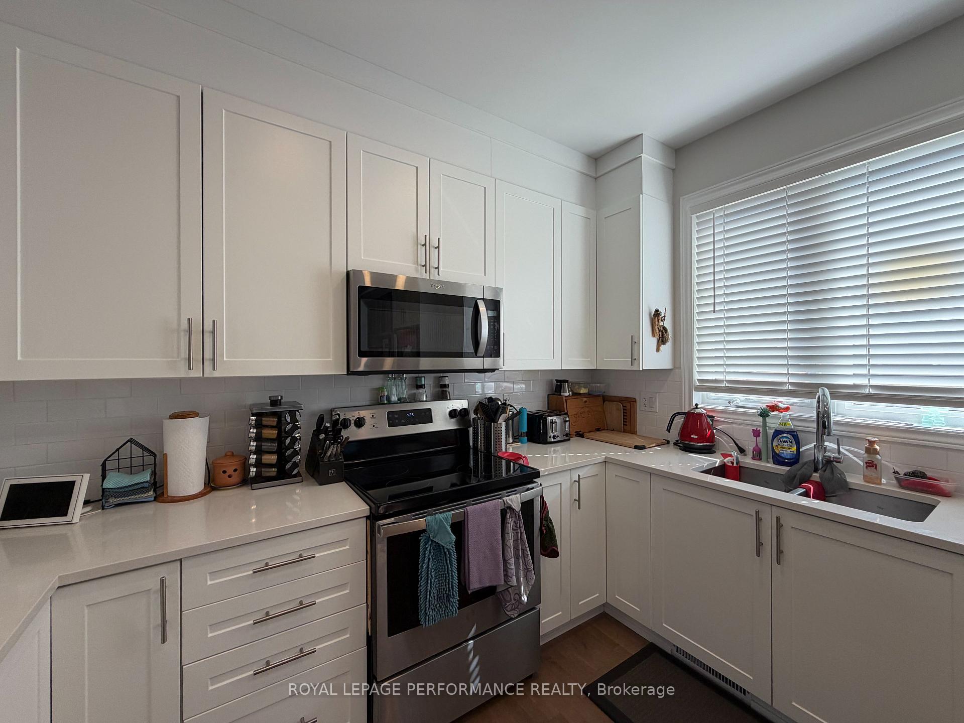 Photo 9 of 83 Latigo Ridge, Ottawa, Richmond — HOMEH