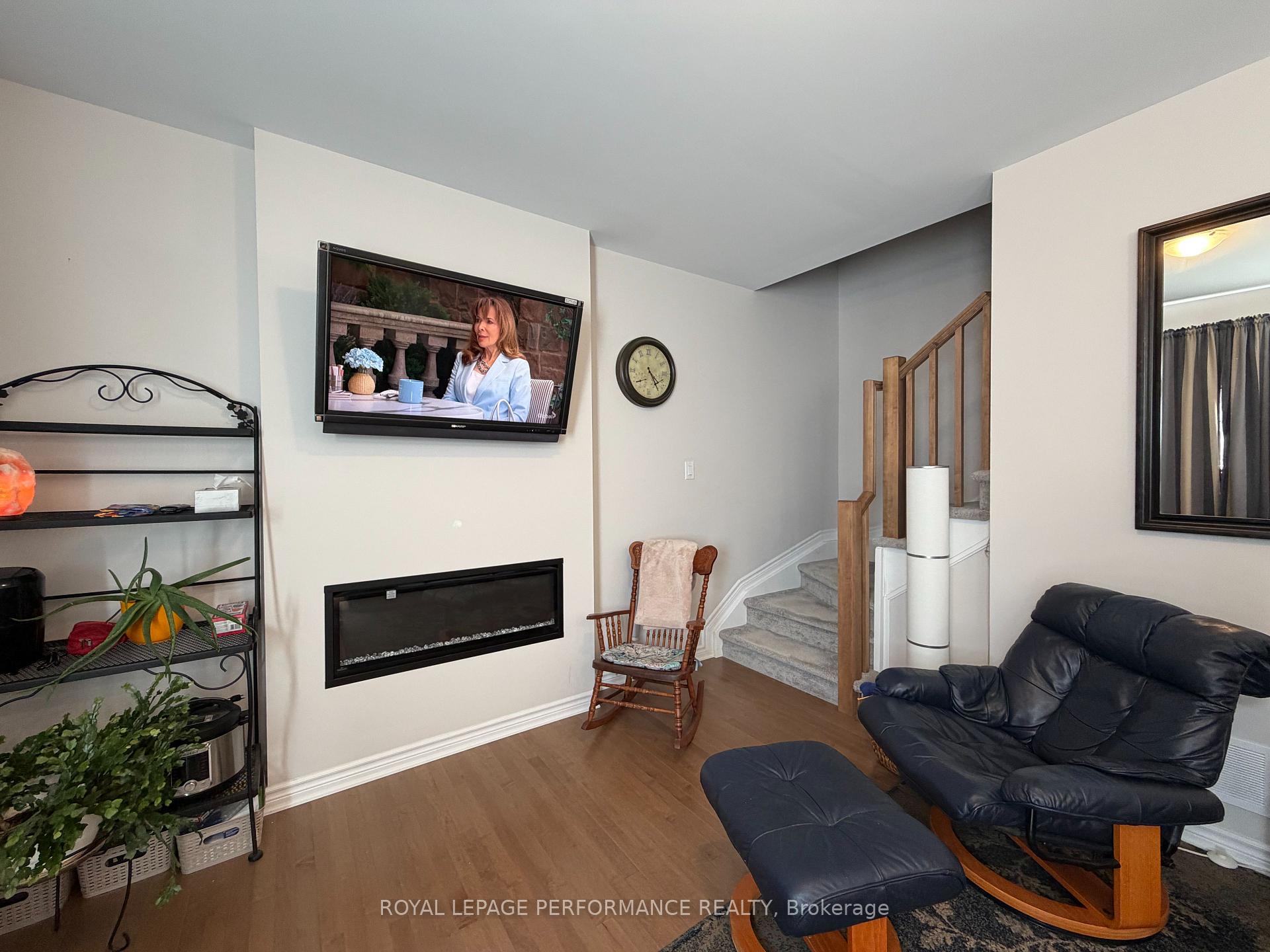 Photo 12 of 83 Latigo Ridge, Ottawa, Richmond — HOMEH