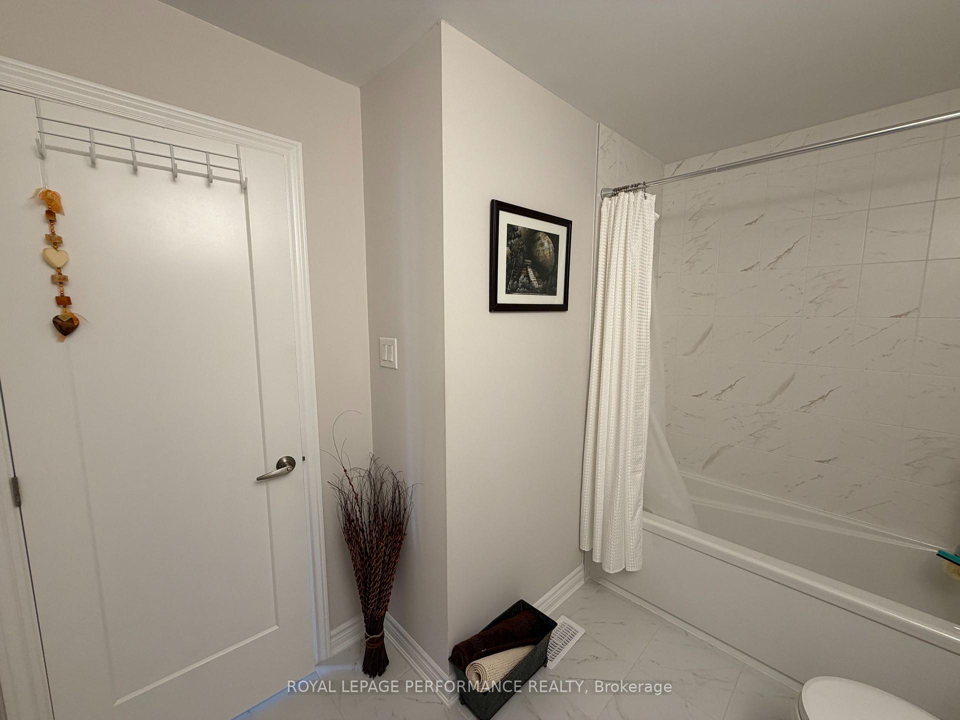 Photo 20 of 83 Latigo Ridge, Ottawa, Richmond — HOMEH