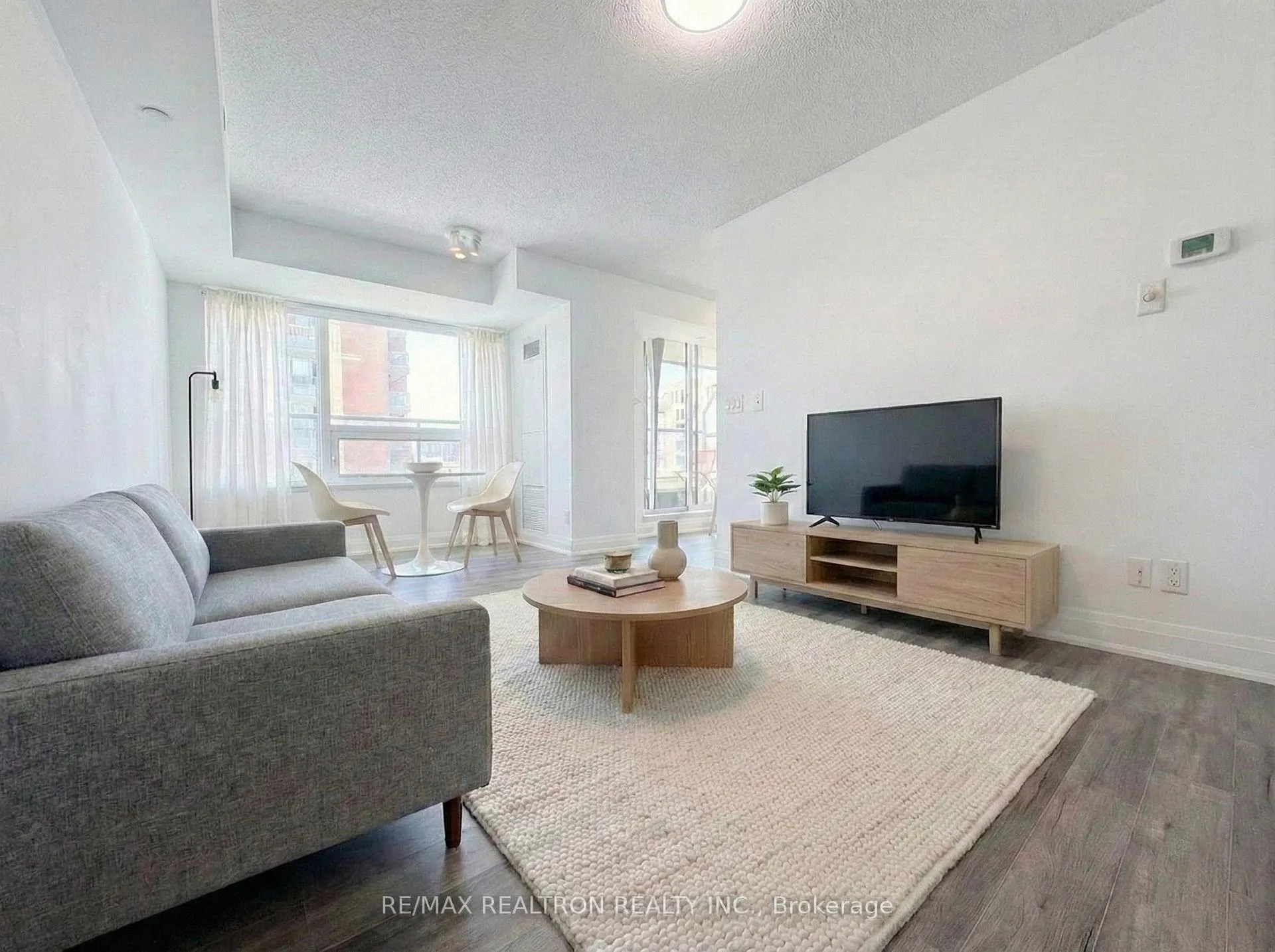 Photo 5 of Unit 509, 1 Uptown Drive, Markham, Unionville — HOMEH